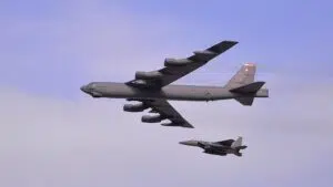 бомбардировач B-52