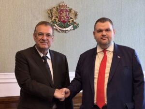 Чакъров и Пеевски